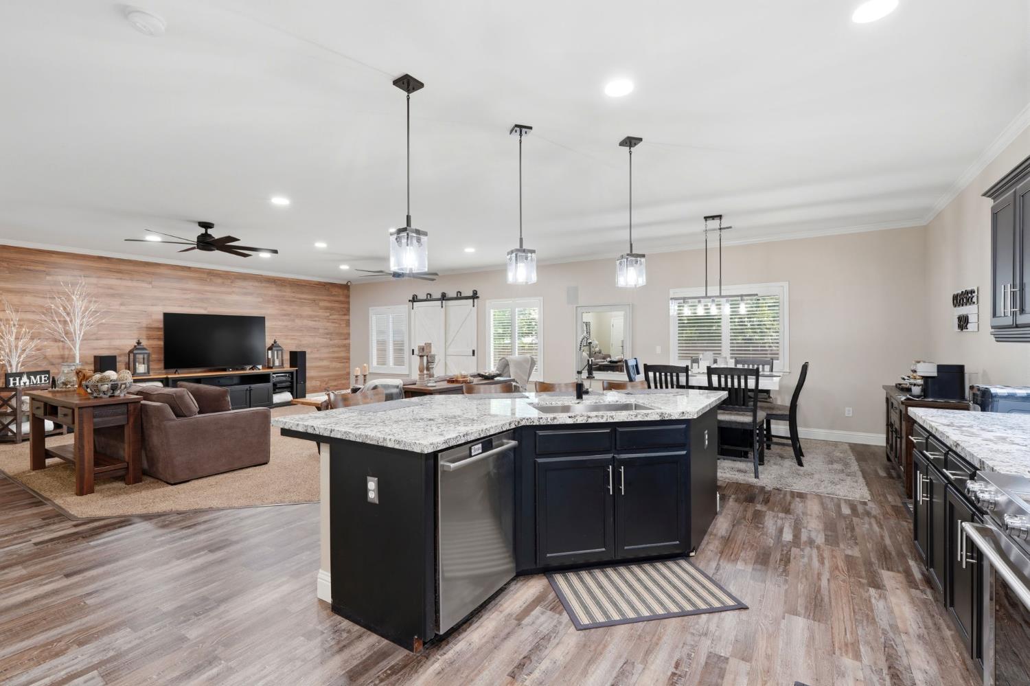626 W Lake St, Kingsburg, CA 93631