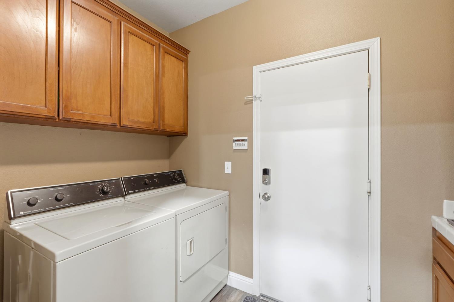 626 W Lake St, Kingsburg, CA 93631