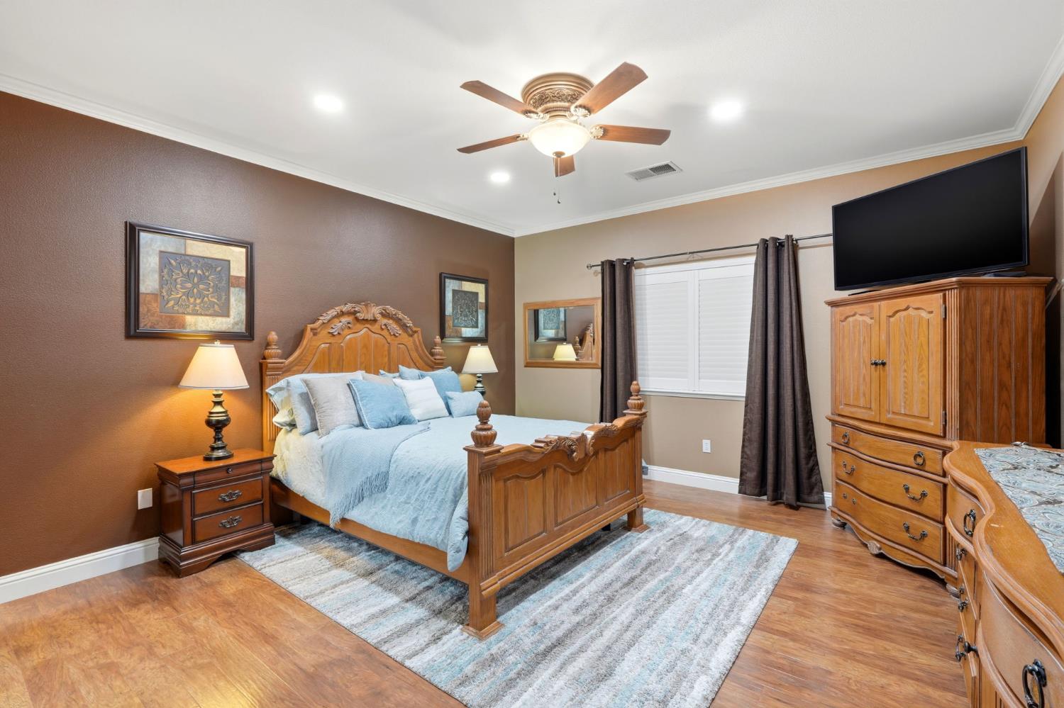 626 W Lake St, Kingsburg, CA 93631