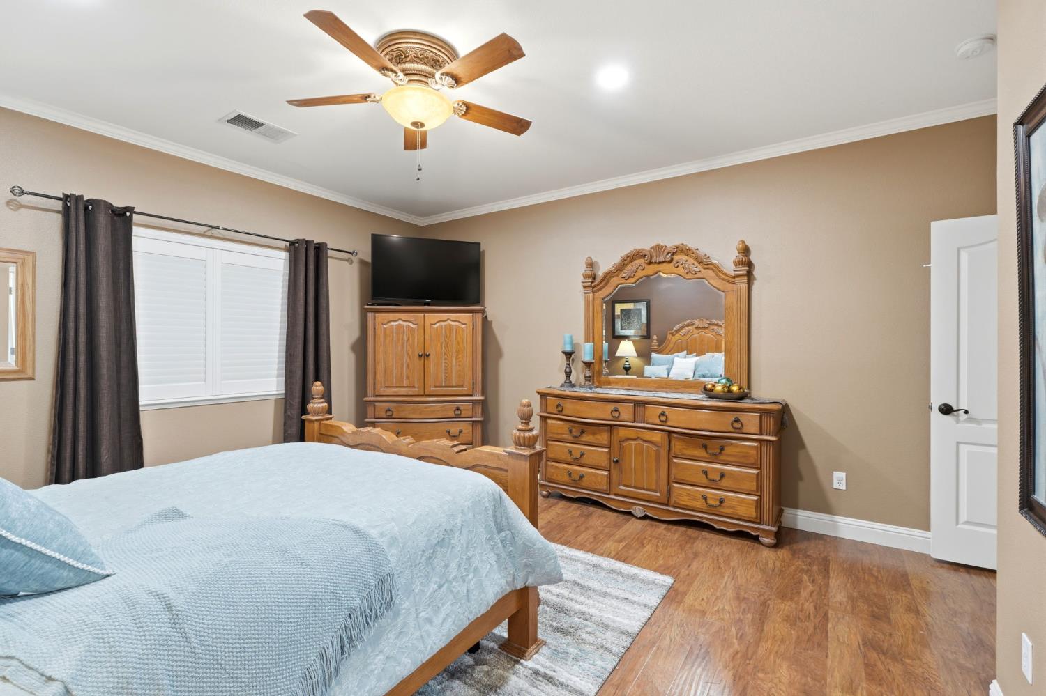 626 W Lake St, Kingsburg, CA 93631