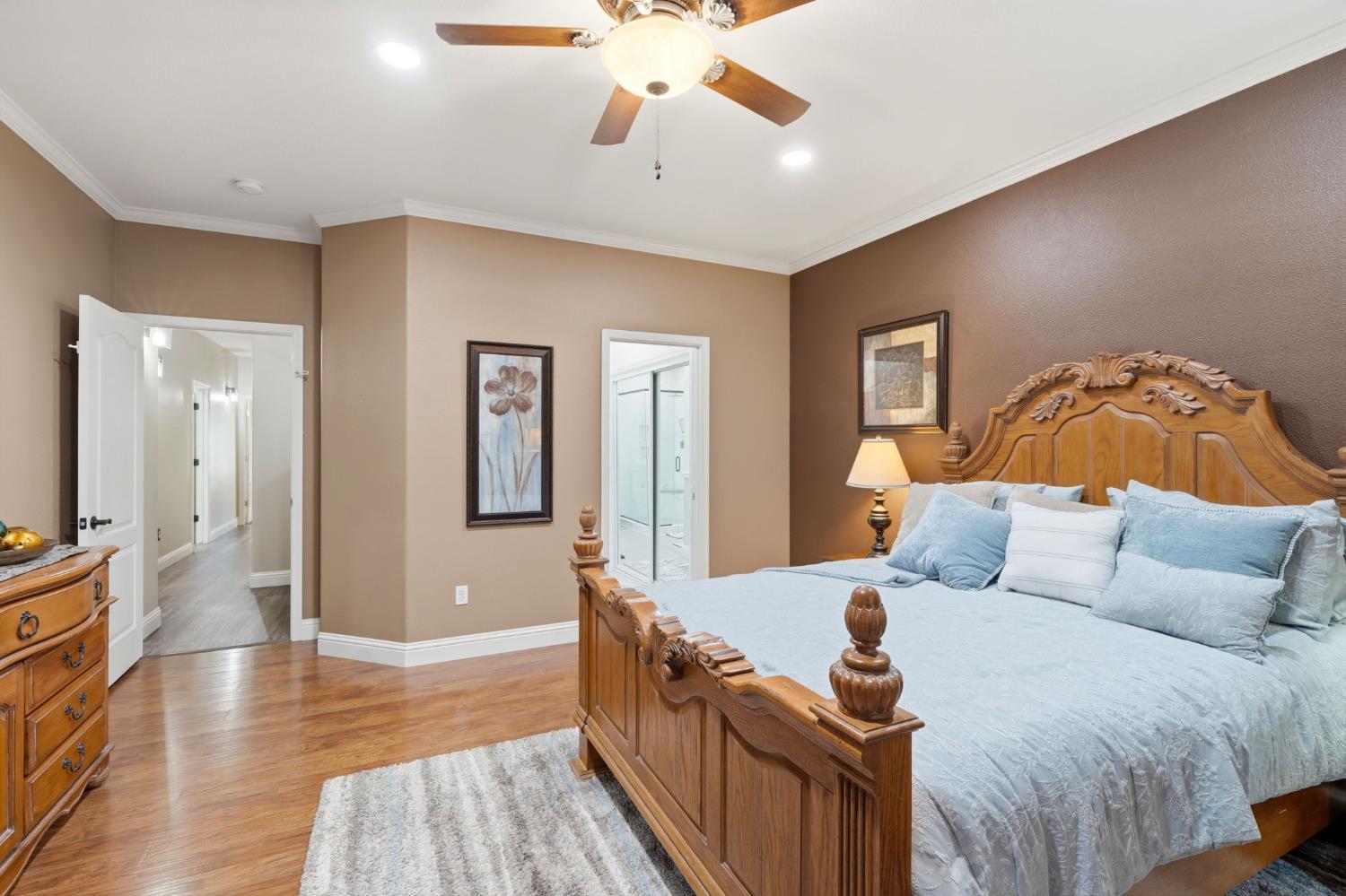 626 W Lake St, Kingsburg, CA 93631