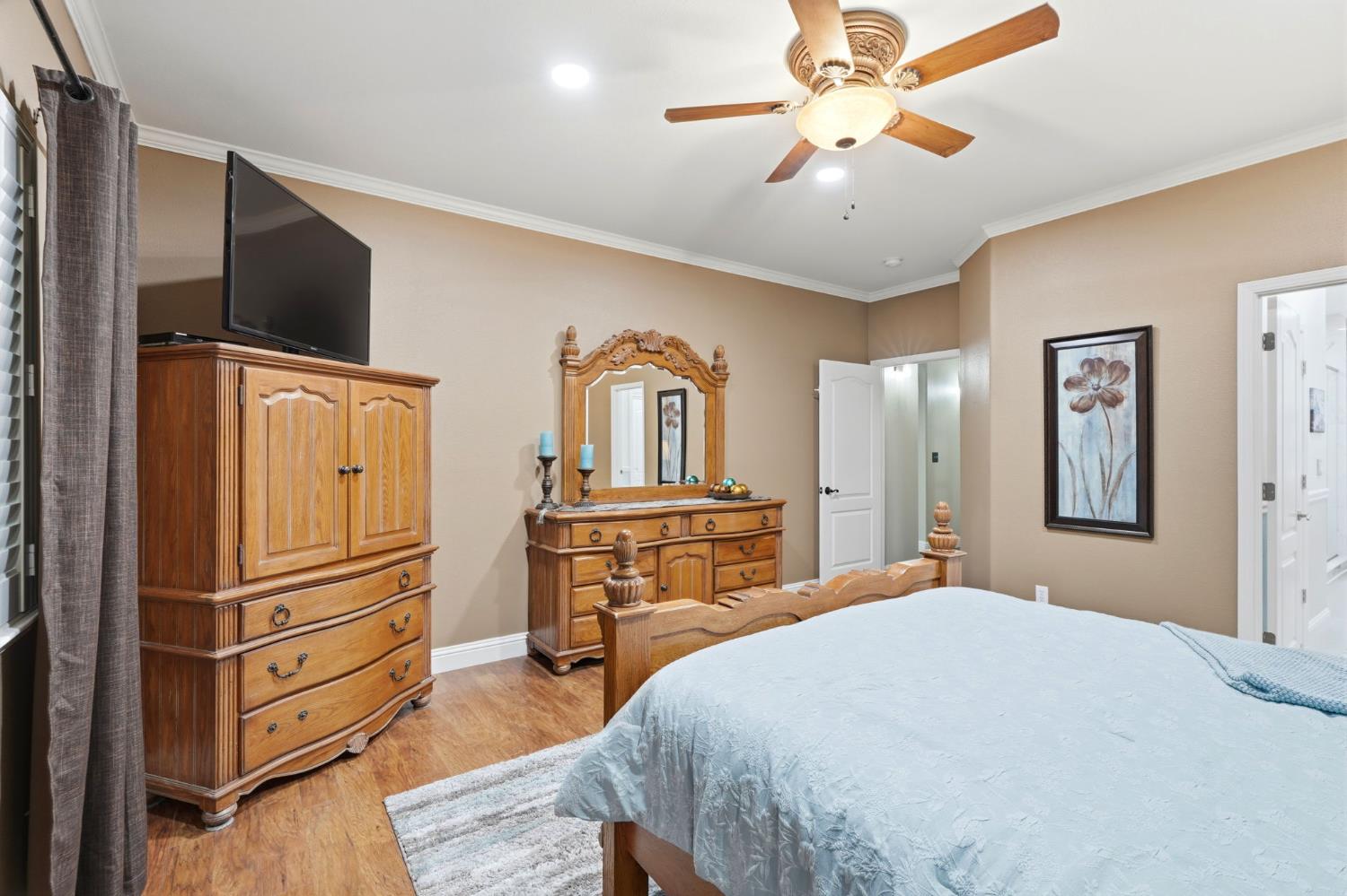 626 W Lake St, Kingsburg, CA 93631