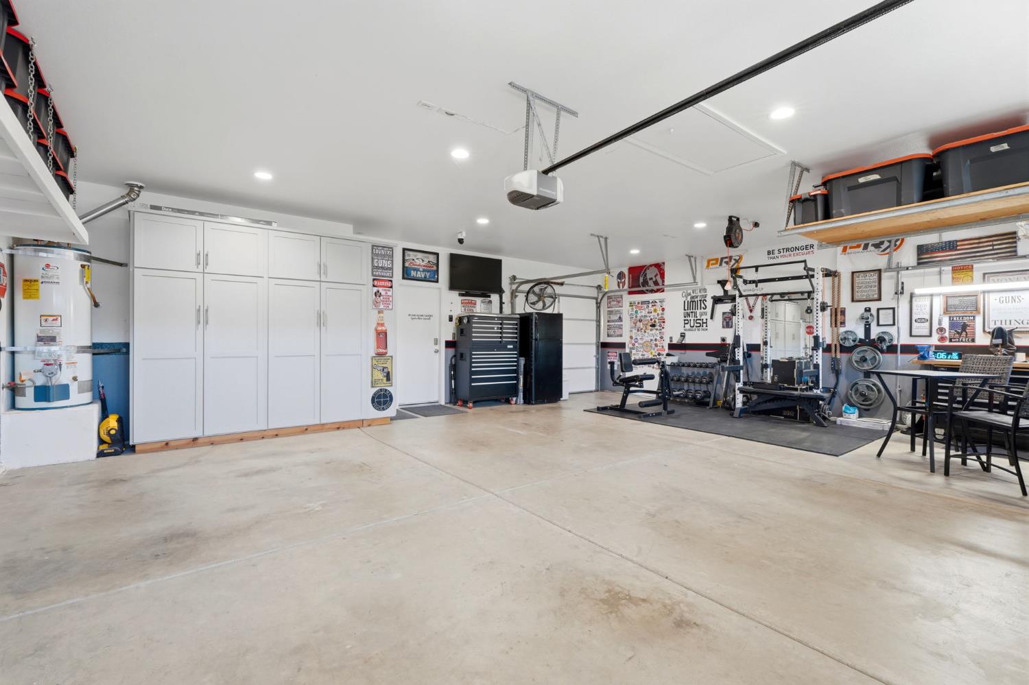 626 W Lake St, Kingsburg, CA 93631