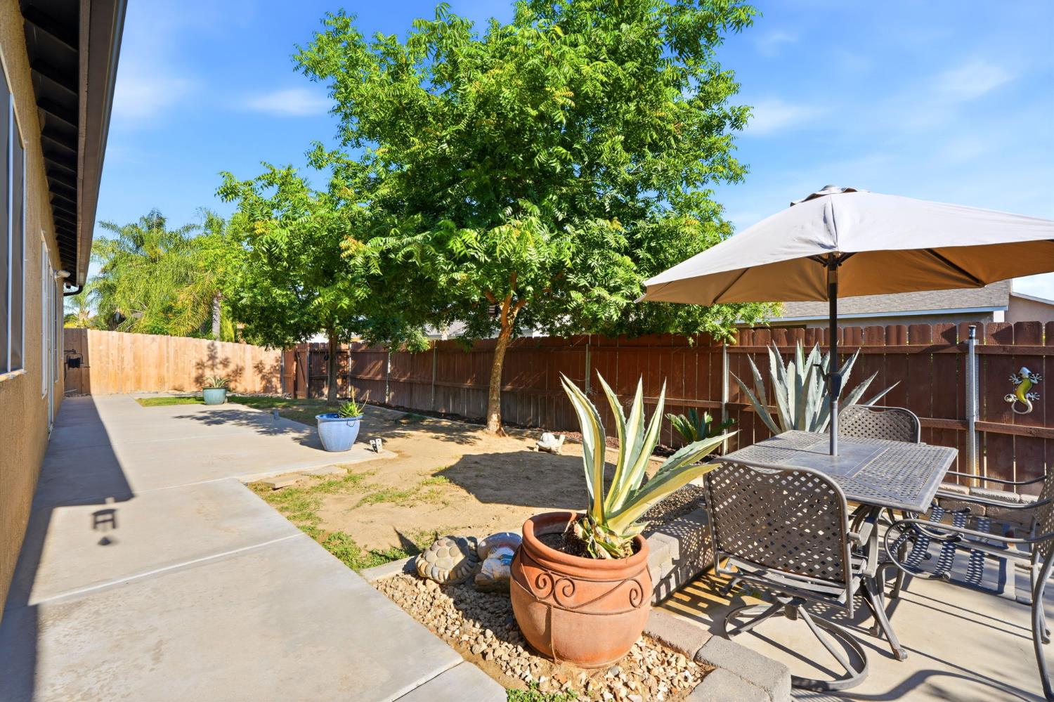 626 W Lake St, Kingsburg, CA 93631