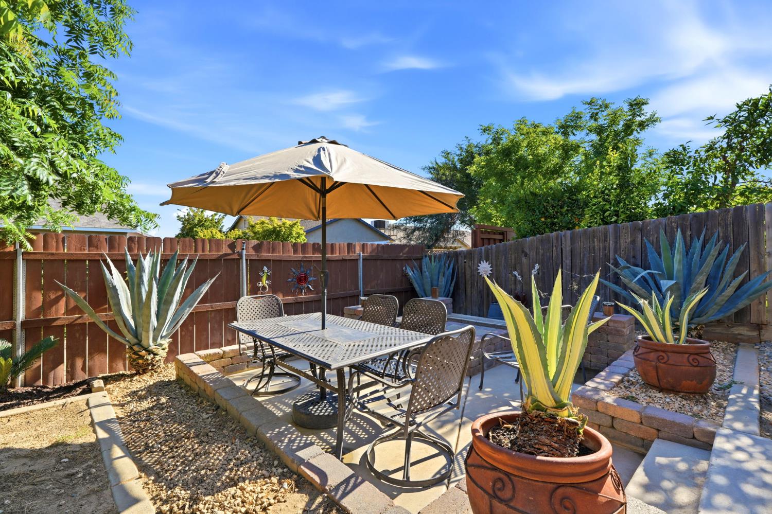 626 W Lake St, Kingsburg, CA 93631