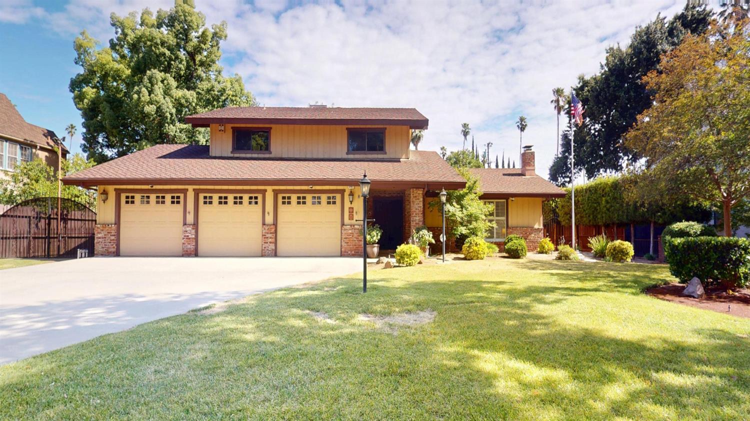 3747 E Huntington Blvd, Fresno, CA 93702