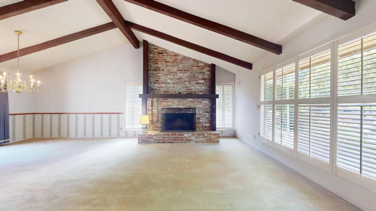 3747 E Huntington Blvd, Fresno, CA 93702
