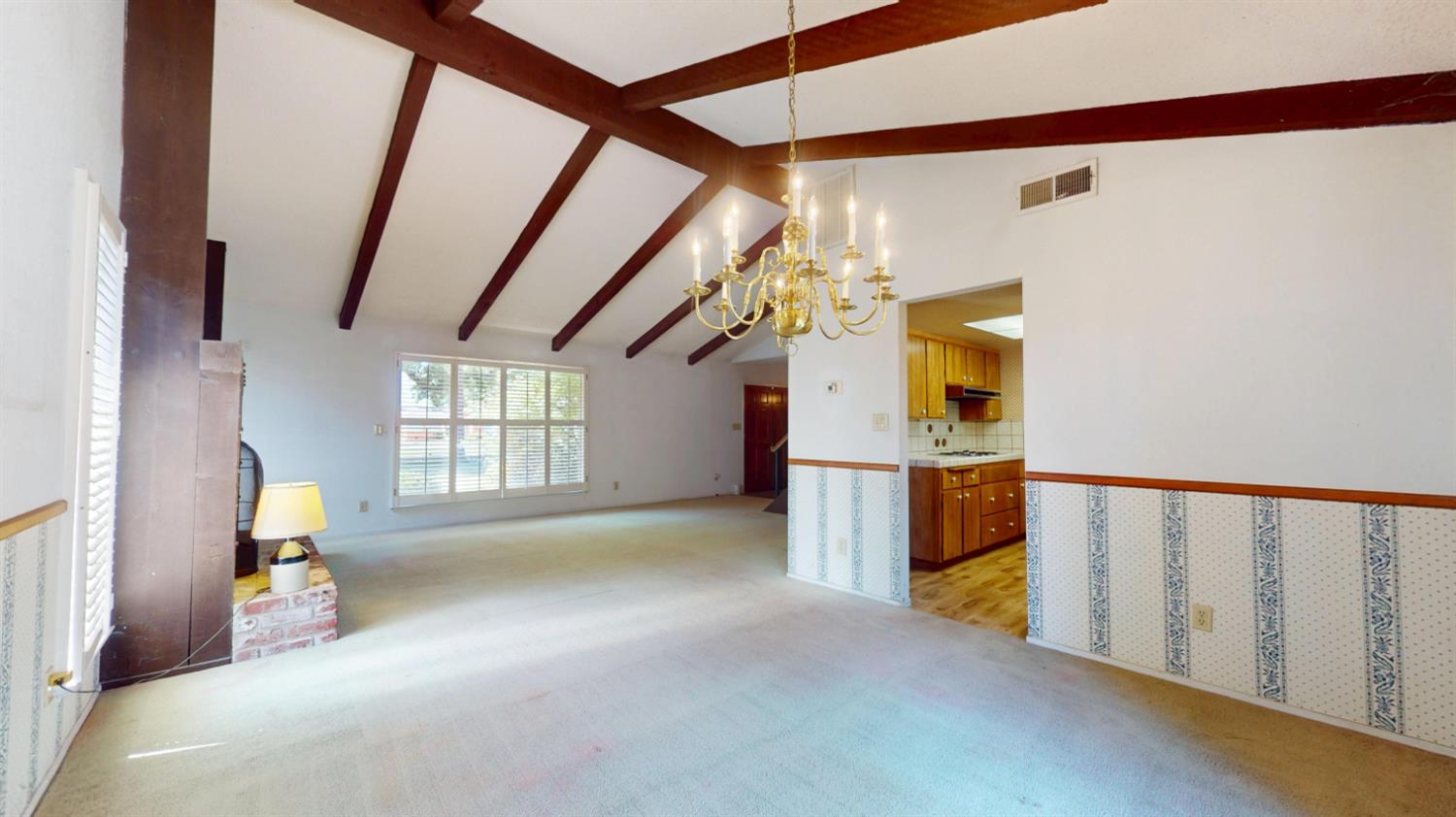 3747 E Huntington Blvd, Fresno, CA 93702