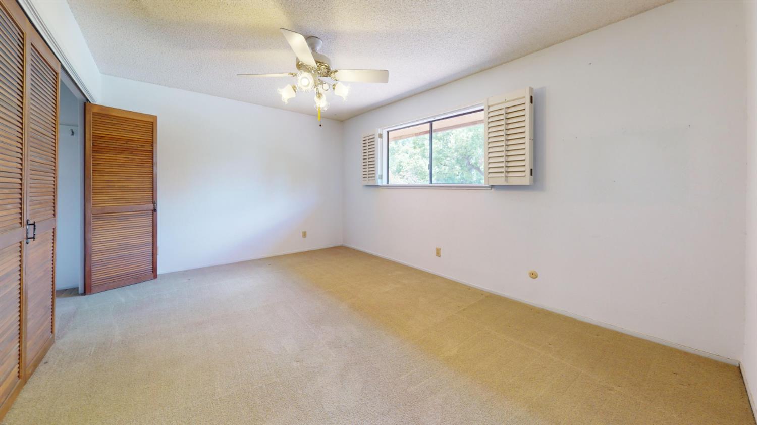 3747 E Huntington Blvd, Fresno, CA 93702