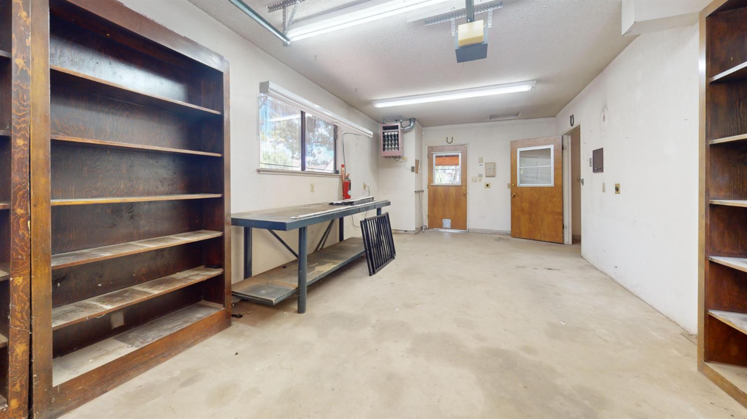 3747 E Huntington Blvd, Fresno, CA 93702