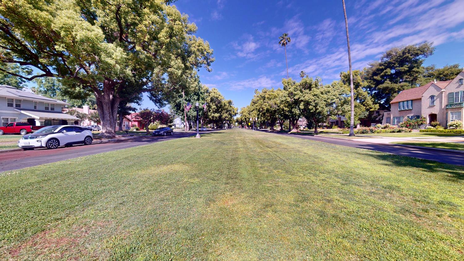 3747 E Huntington Blvd, Fresno, CA 93702