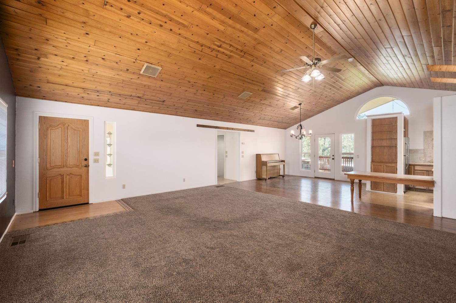 37667 Eagle Dr, Raymond, CA 93653