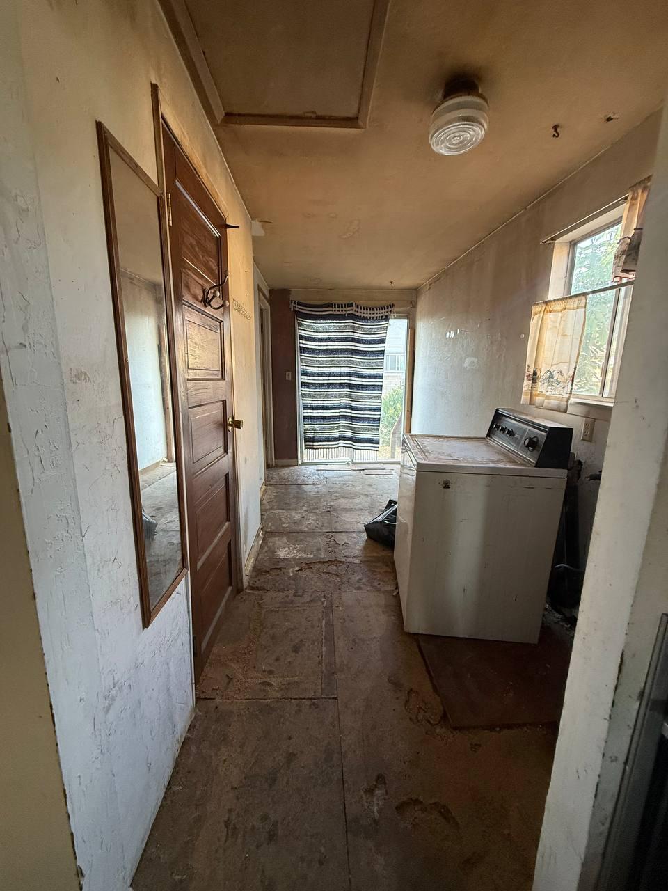 1129 E Nevada Ave, Fresno, CA 93701