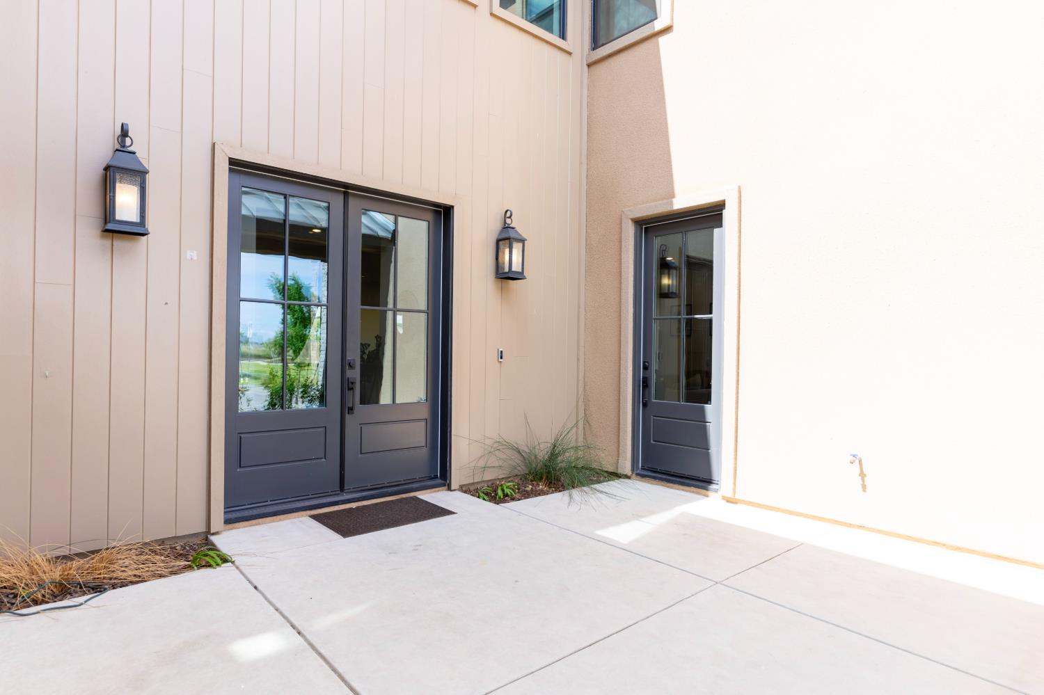 1104 Bloom Ave, Clovis, CA 93619