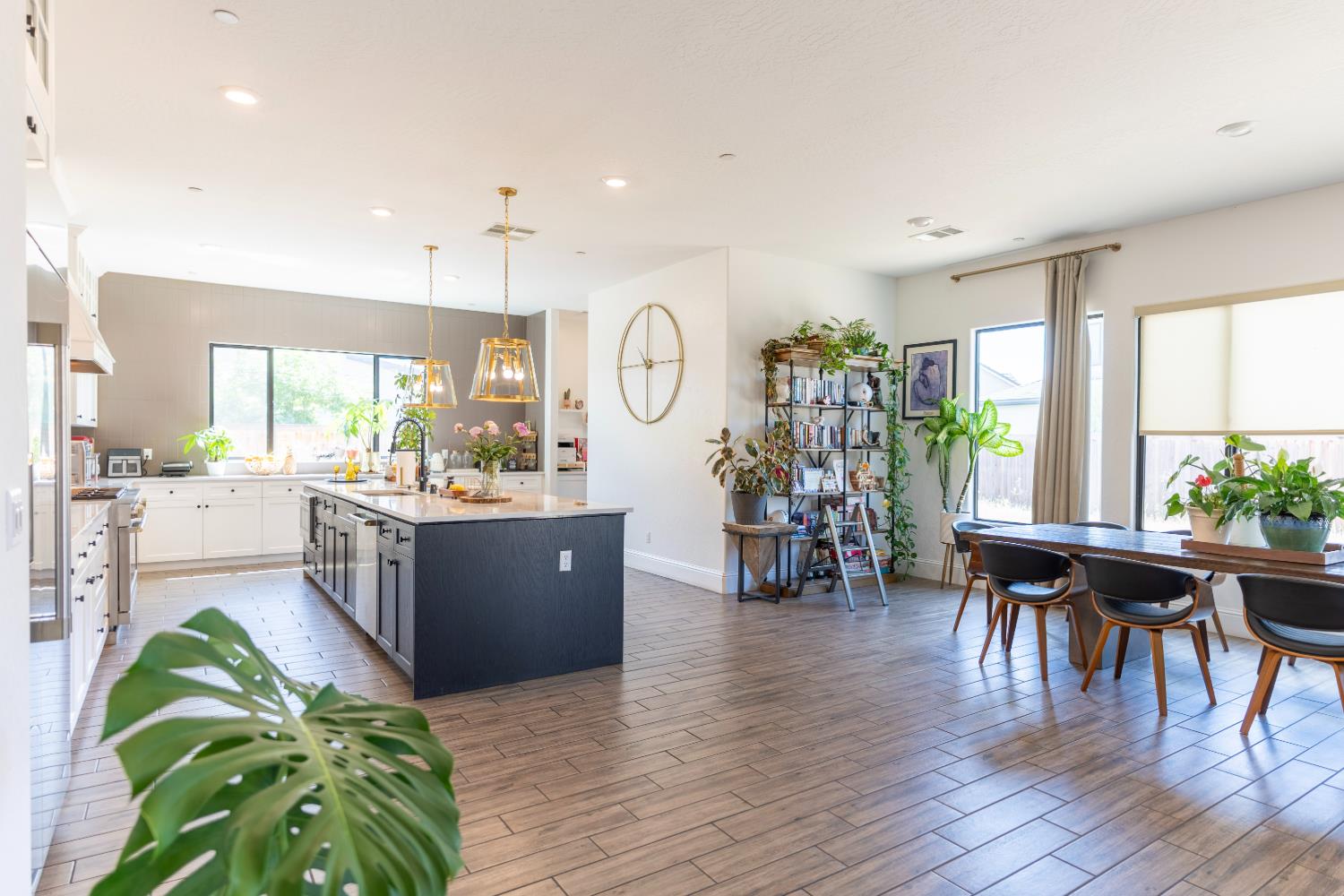 1104 Bloom Ave, Clovis, CA 93619