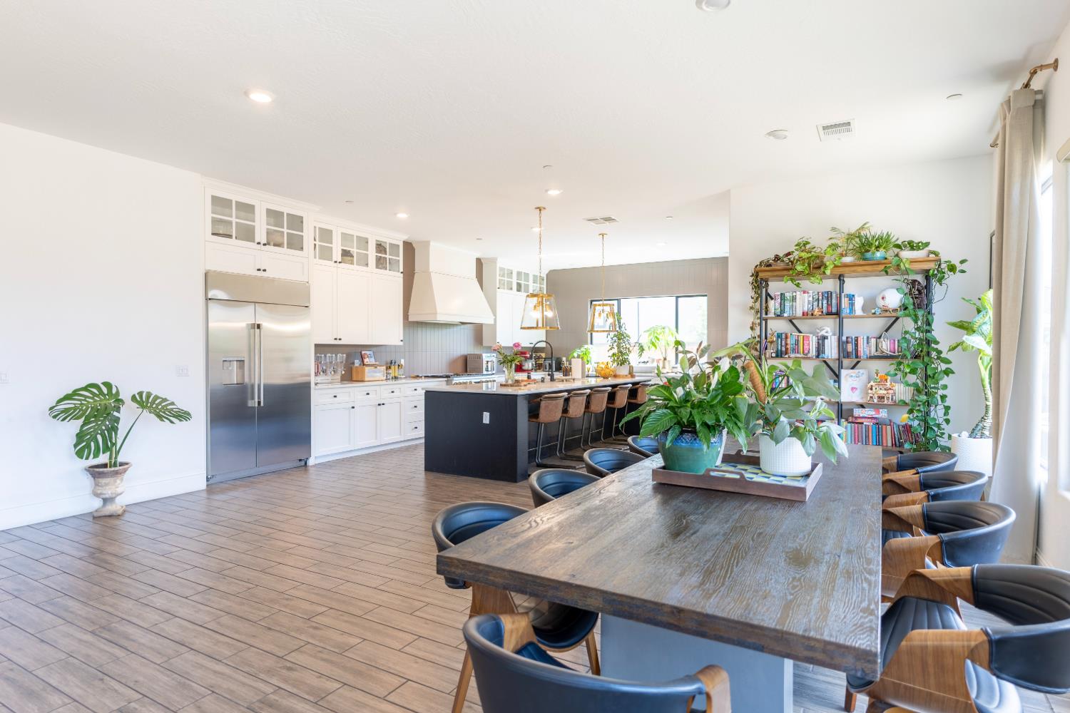 1104 Bloom Ave, Clovis, CA 93619