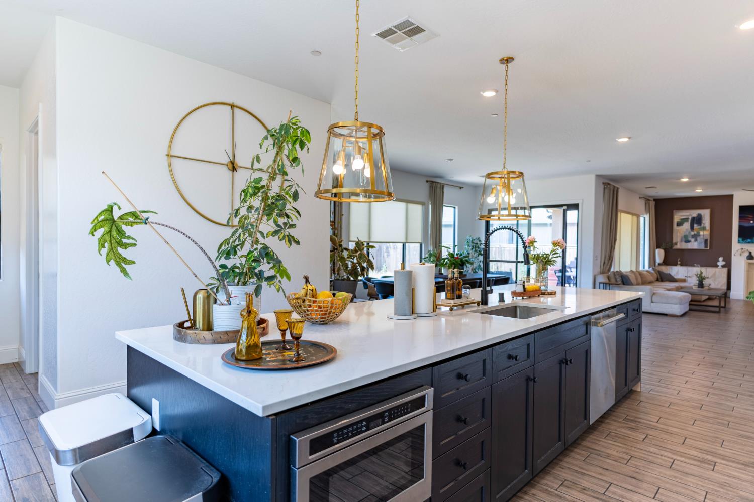 1104 Bloom Ave, Clovis, CA 93619