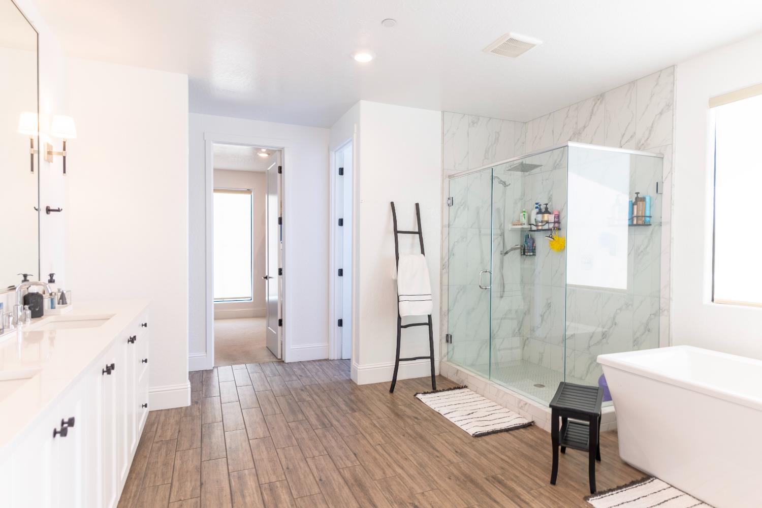 1104 Bloom Ave, Clovis, CA 93619