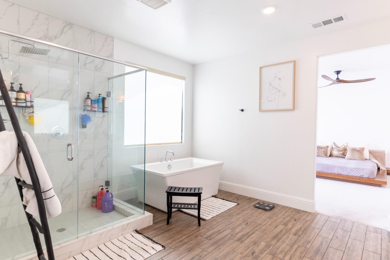 1104 Bloom Ave, Clovis, CA 93619