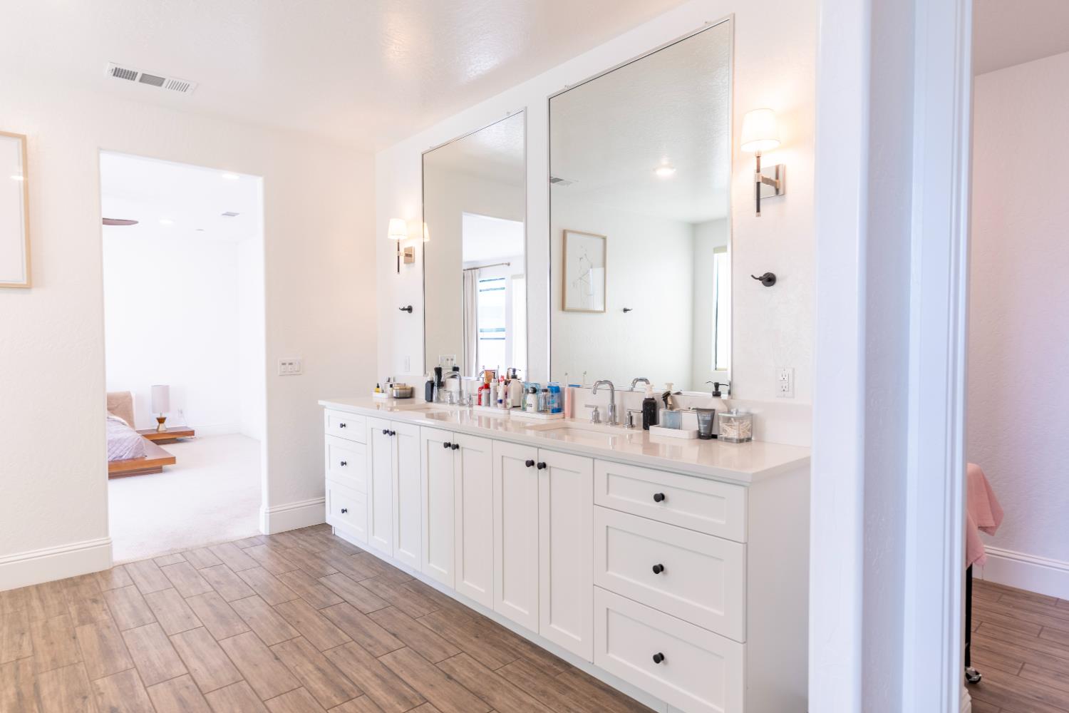 1104 Bloom Ave, Clovis, CA 93619