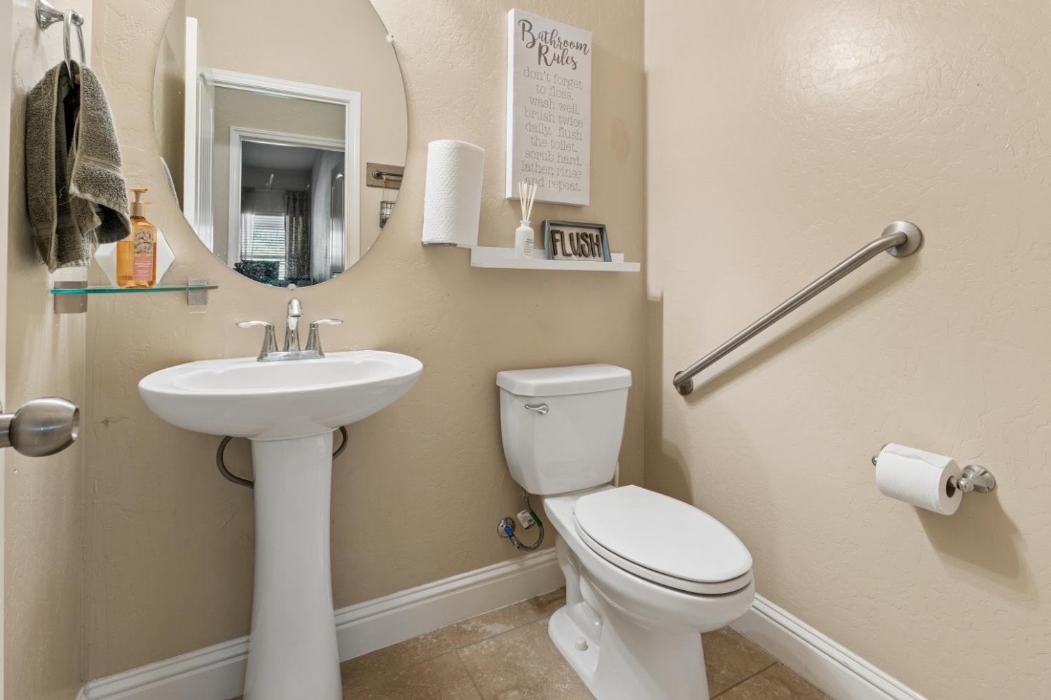 5239 N Bonta Ave, Fresno, CA 93723