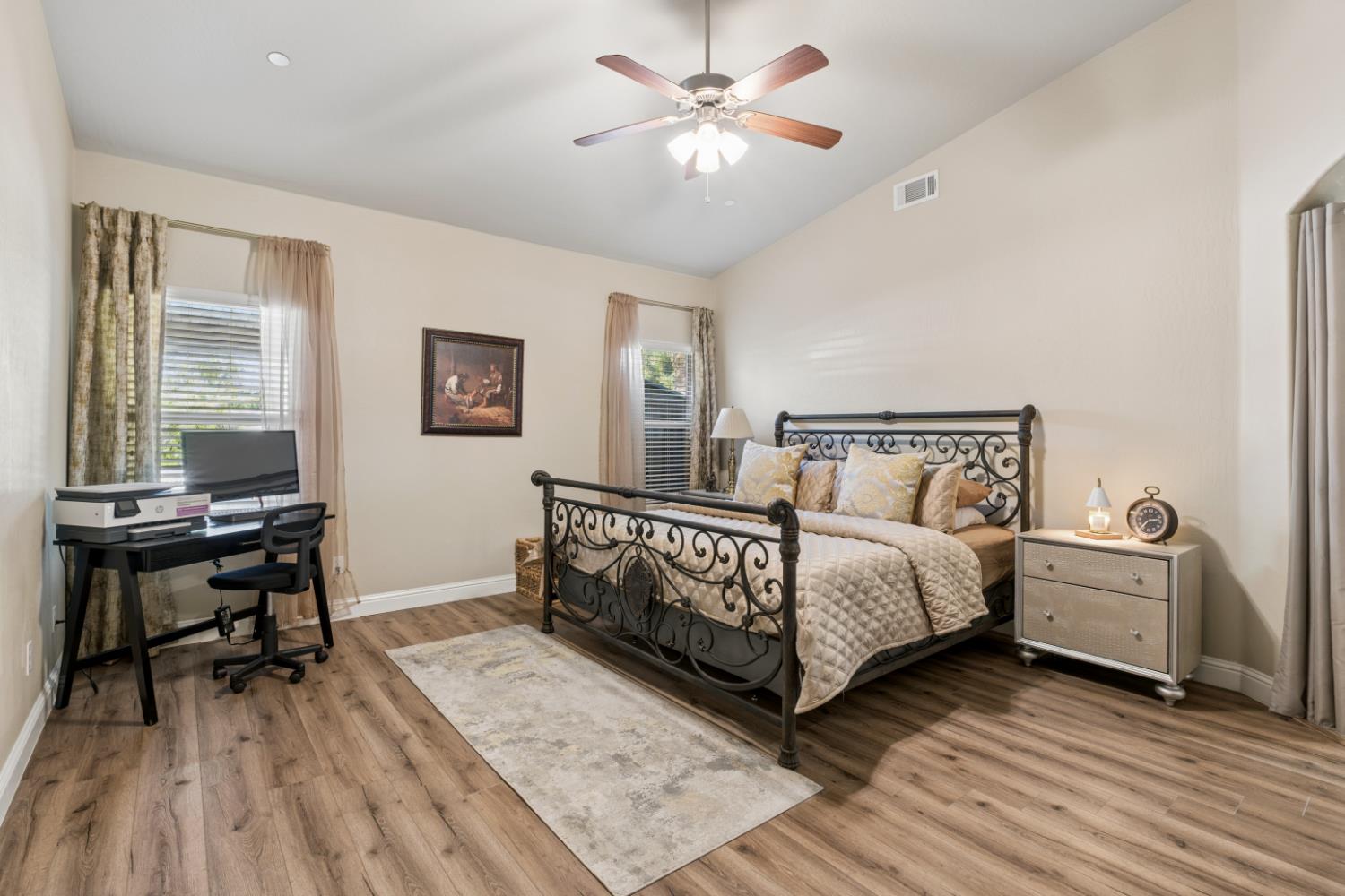 5239 N Bonta Ave, Fresno, CA 93723