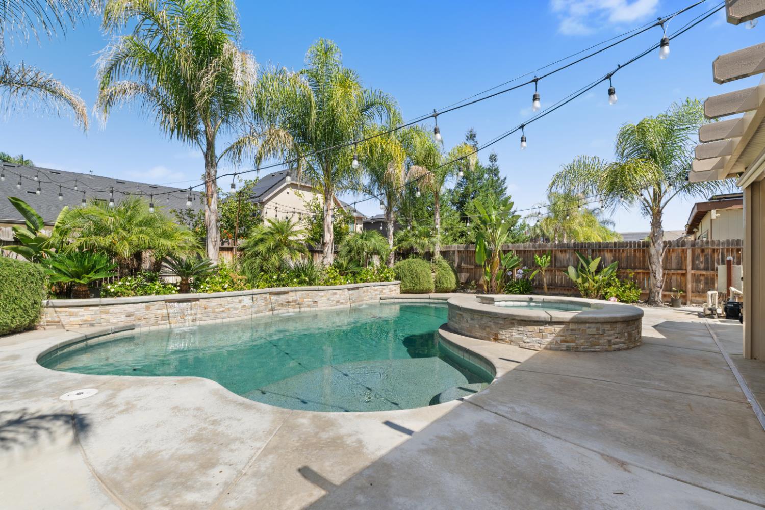 5239 N Bonta Ave, Fresno, CA 93723