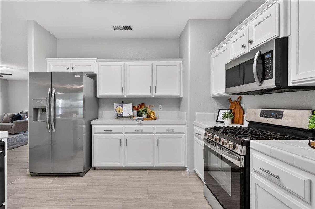 6105 E Cortland Ave, Fresno, CA 93727