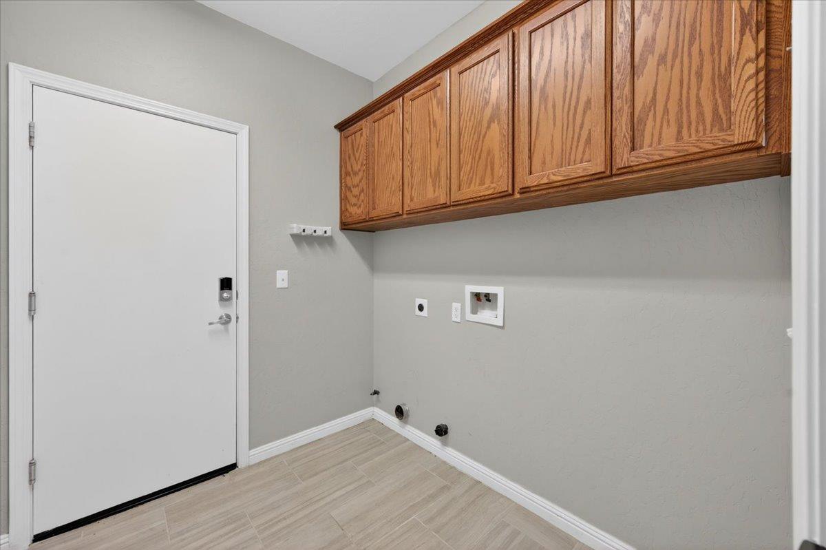6105 E Cortland Ave, Fresno, CA 93727