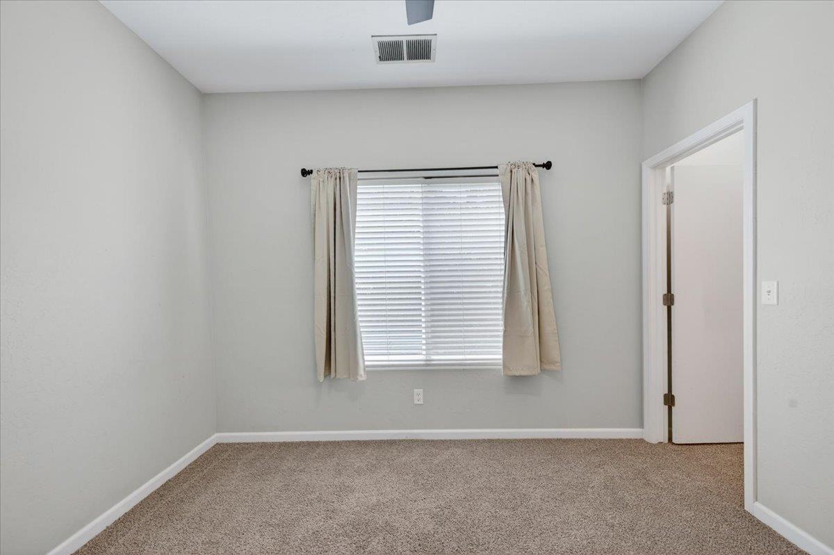 6105 E Cortland Ave, Fresno, CA 93727
