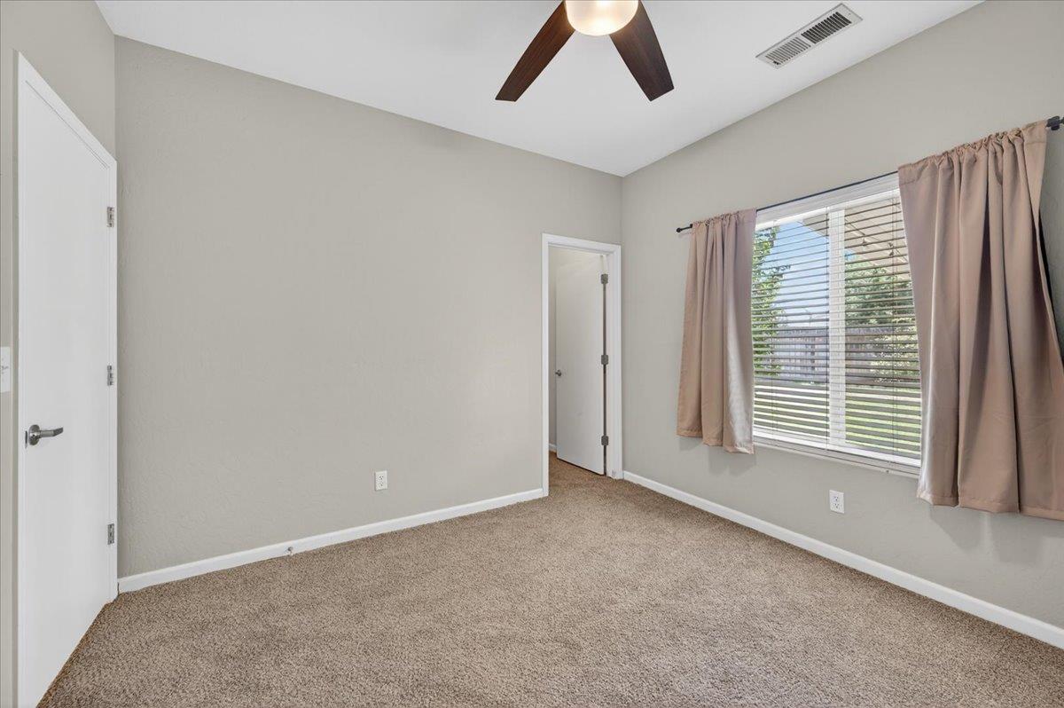6105 E Cortland Ave, Fresno, CA 93727