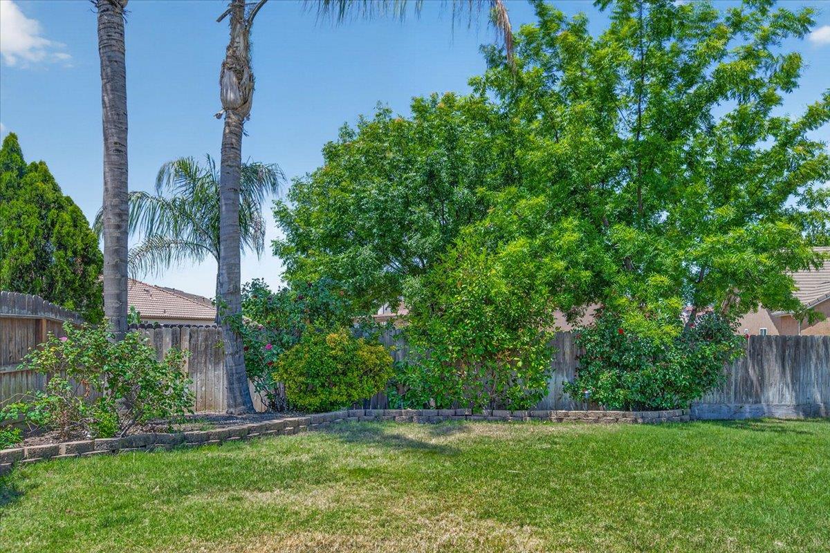 6105 E Cortland Ave, Fresno, CA 93727