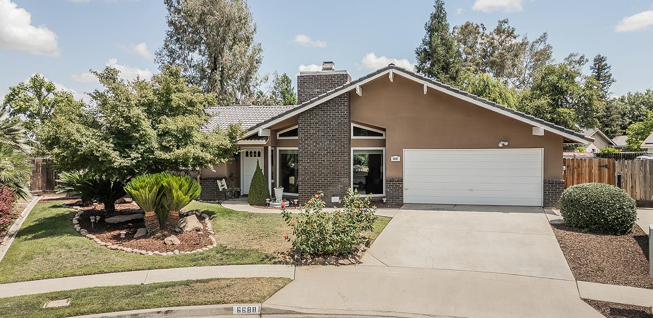 6688 N Bendel Ave, Fresno, CA 93722