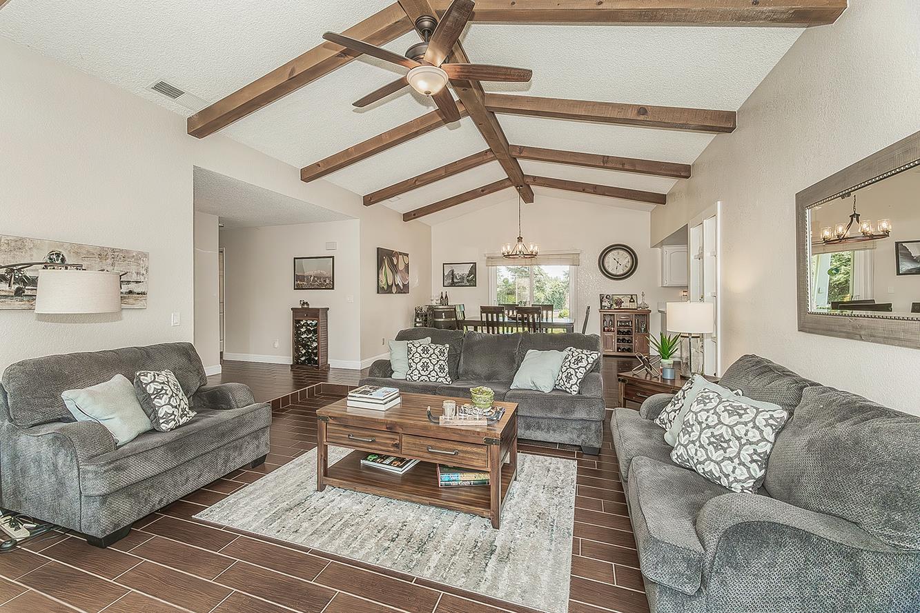 6688 N Bendel Ave, Fresno, CA 93722