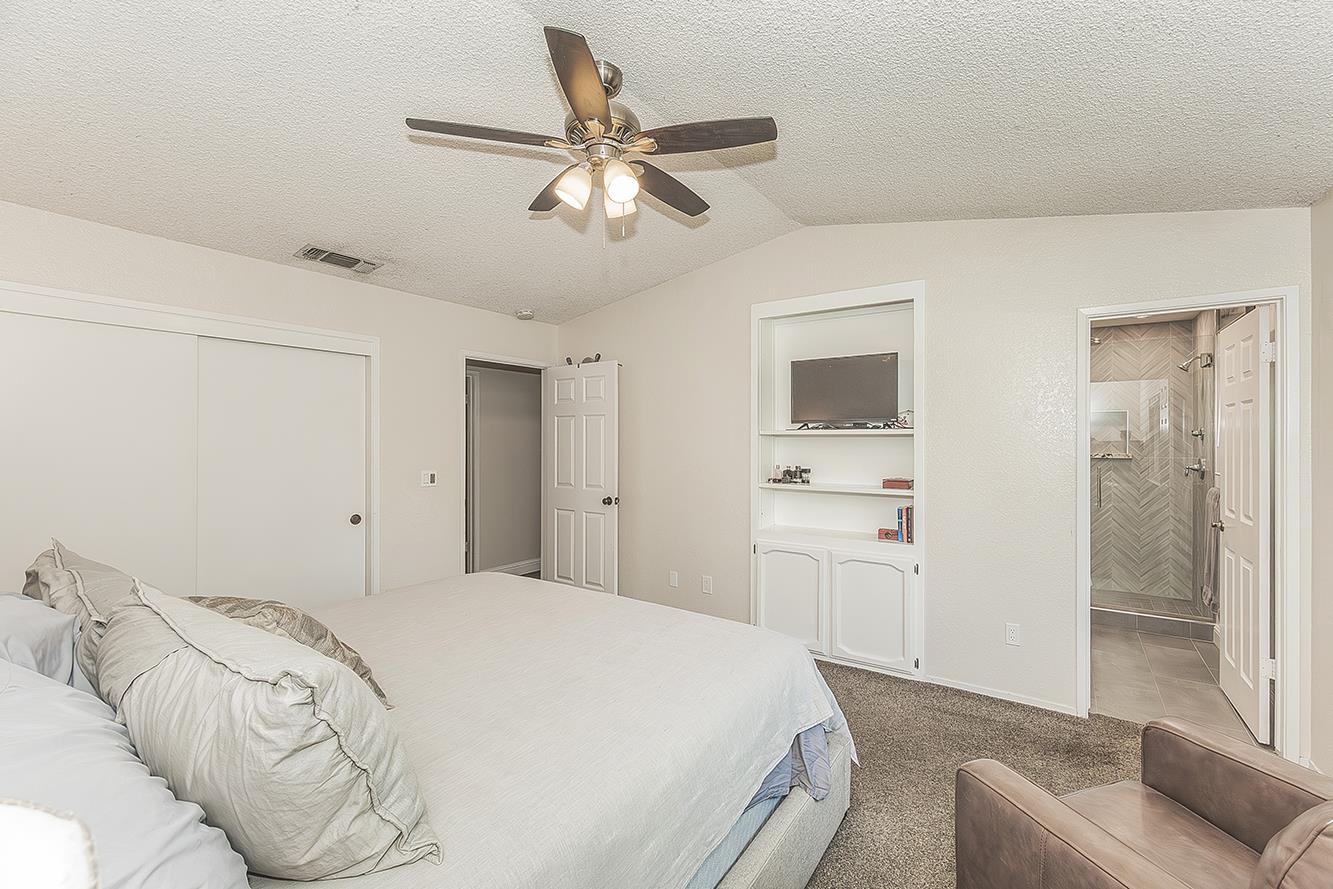 6688 N Bendel Ave, Fresno, CA 93722