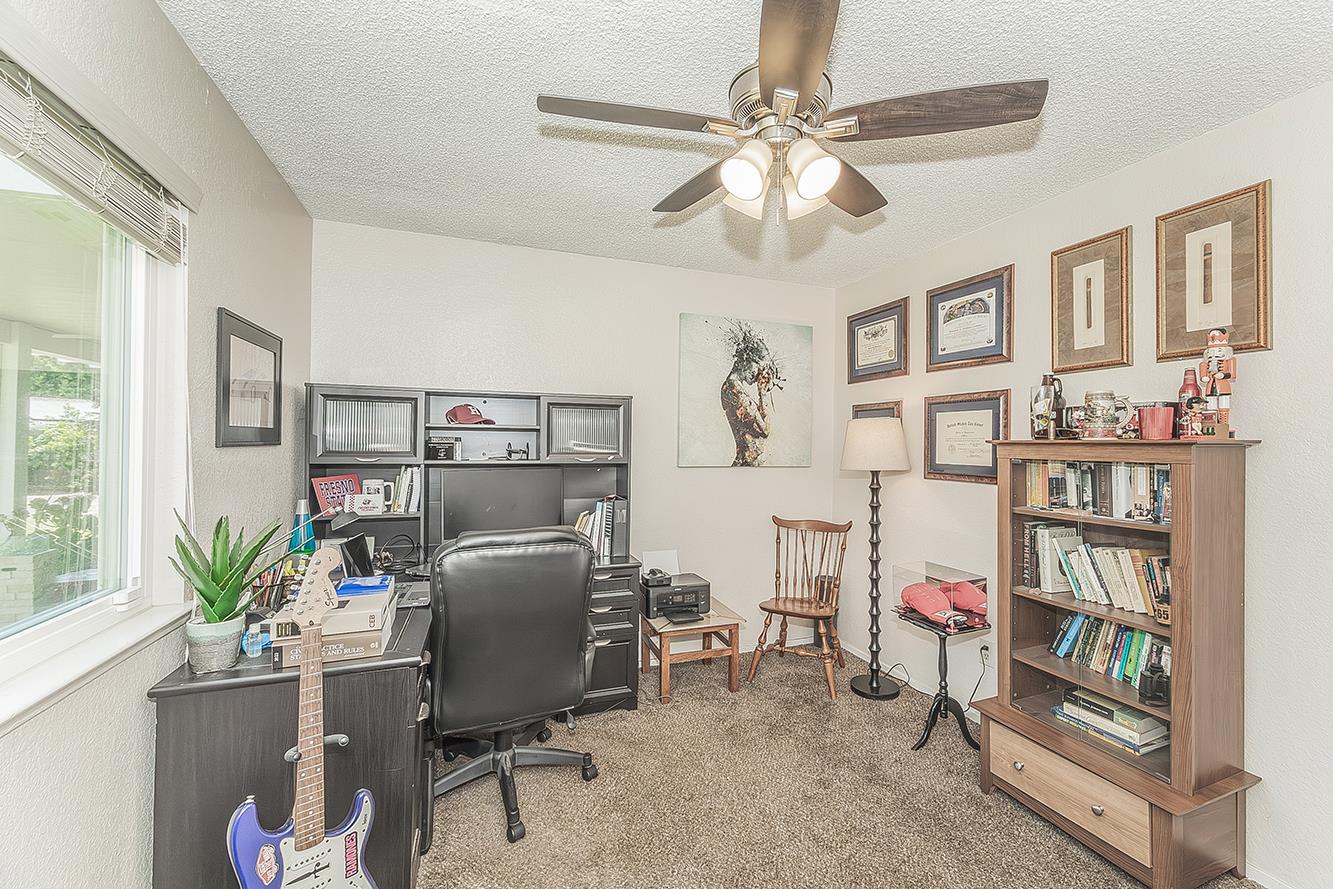 6688 N Bendel Ave, Fresno, CA 93722