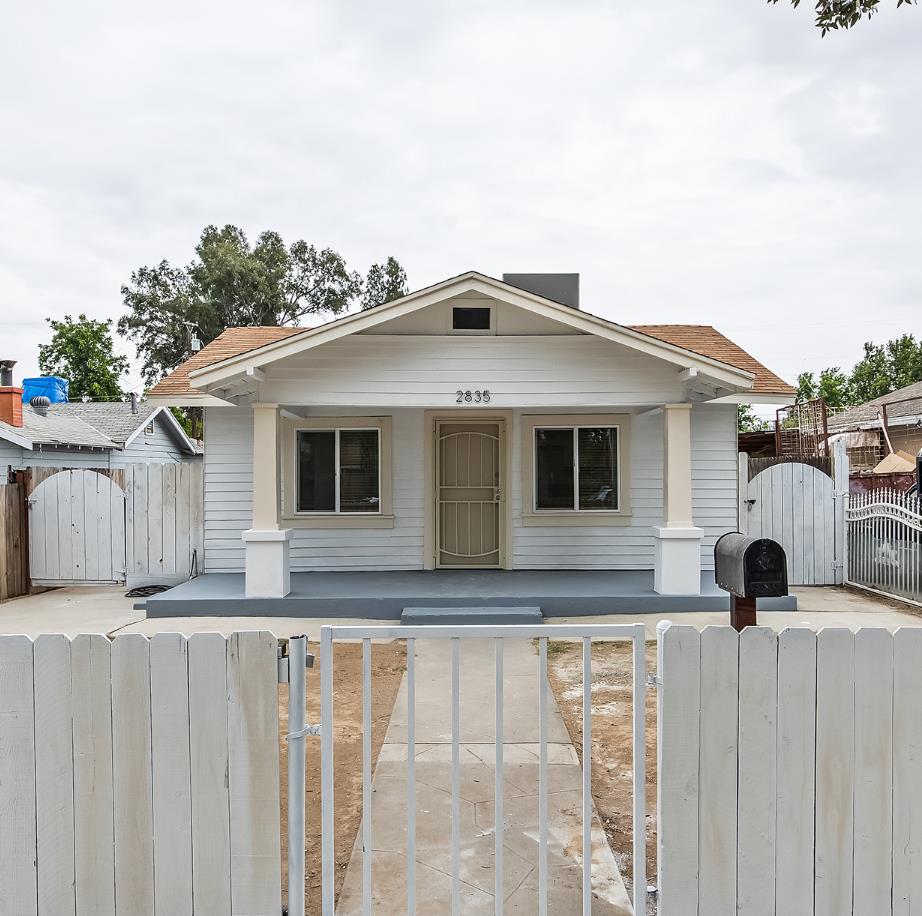 2835 E Tyler Ave, Fresno, CA 93701