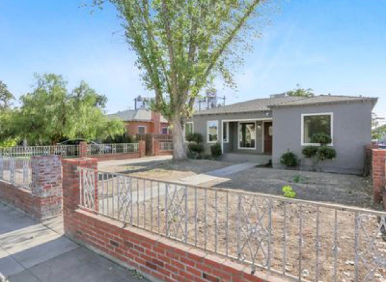 305 N Ferger Ave, Fresno, CA 93701
