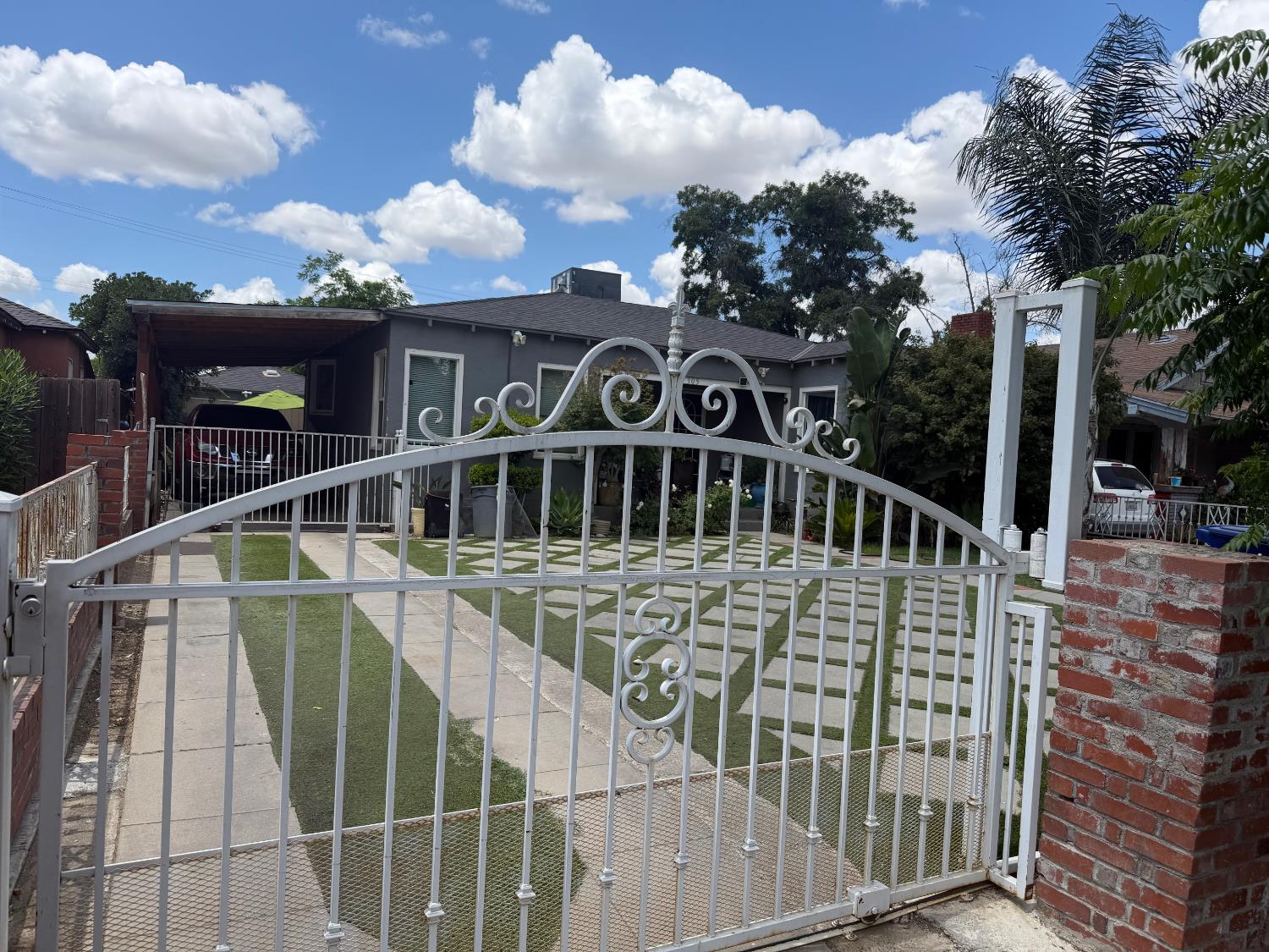 305 N Ferger Ave, Fresno, CA 93701