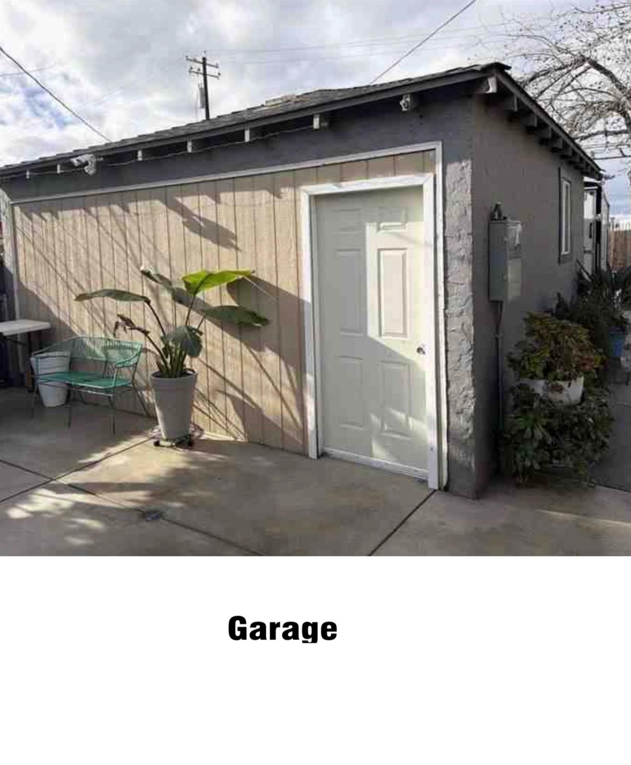 305 N Ferger Ave, Fresno, CA 93701