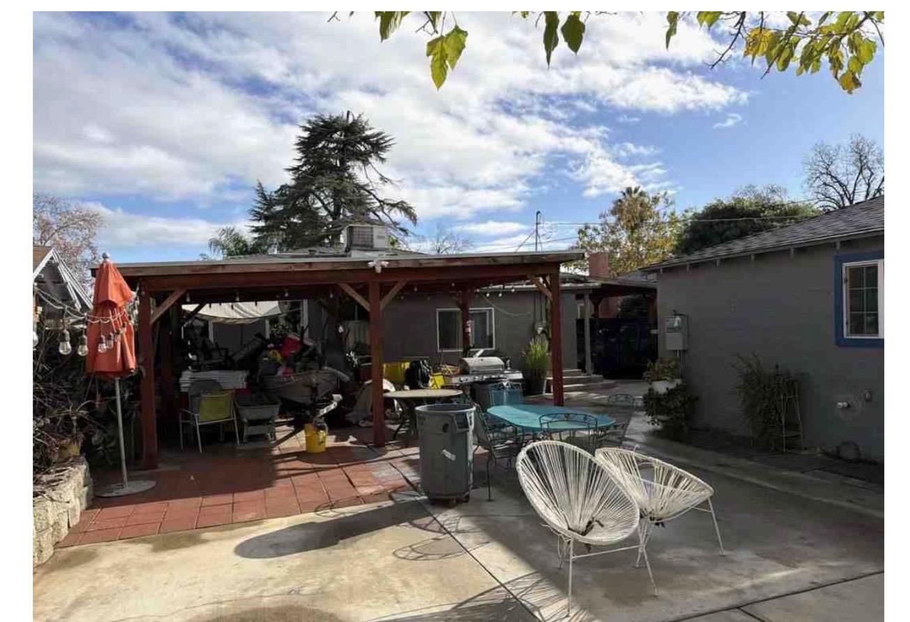 305 N Ferger Ave, Fresno, CA 93701