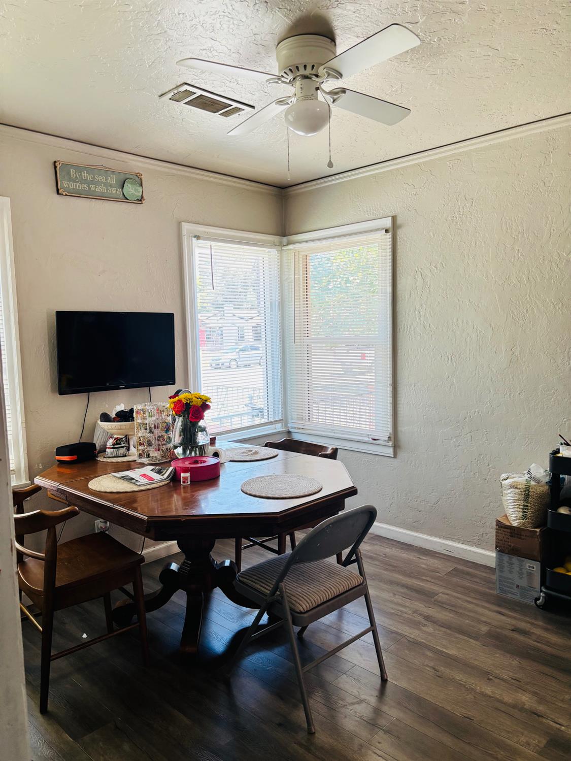 305 N Ferger Ave, Fresno, CA 93701