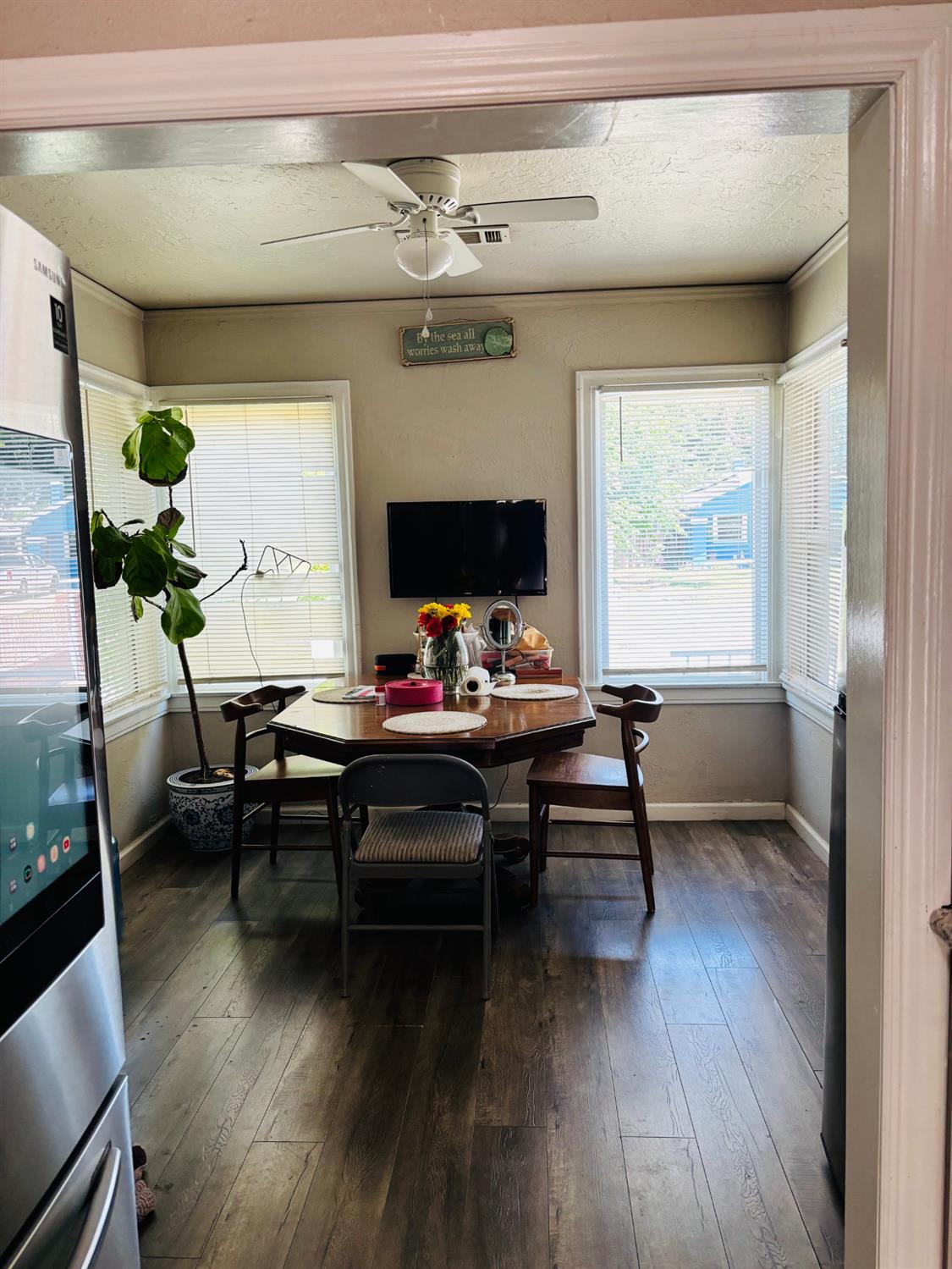 305 N Ferger Ave, Fresno, CA 93701