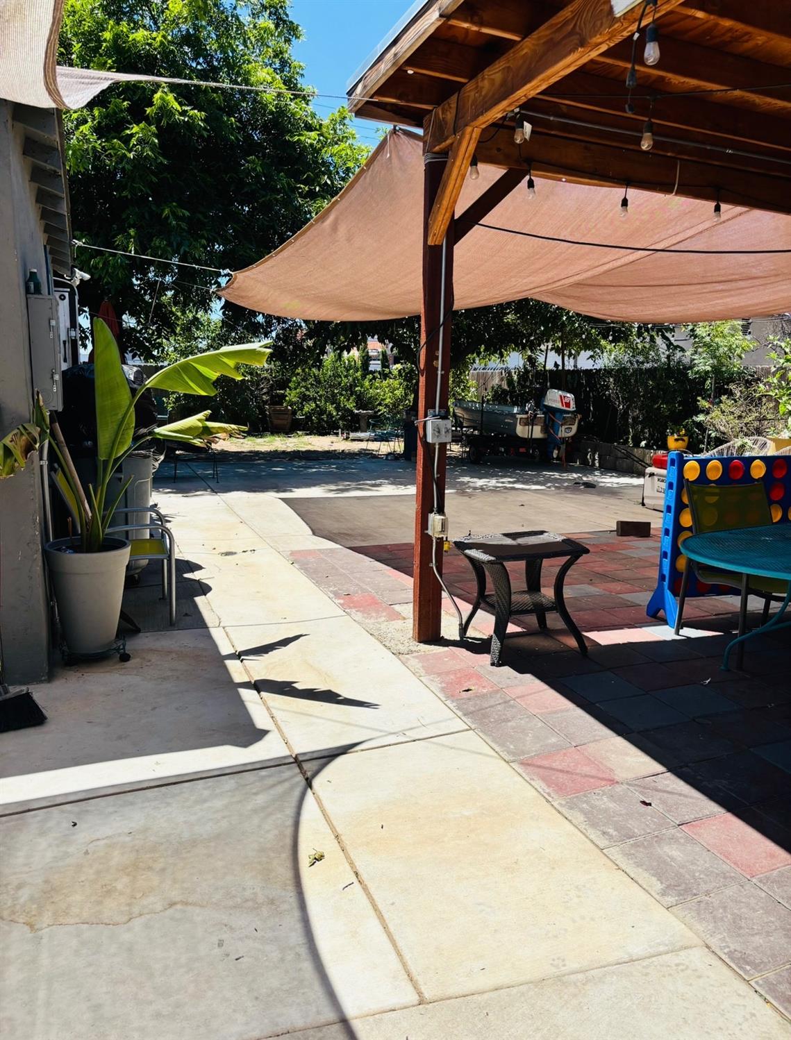 305 N Ferger Ave, Fresno, CA 93701