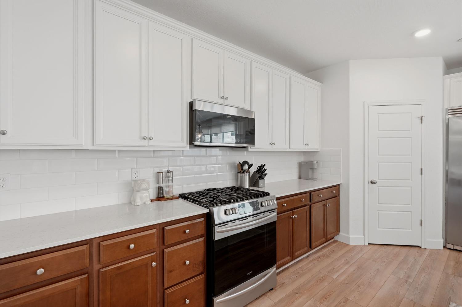 3742 N Encina, Visalia, CA 93291