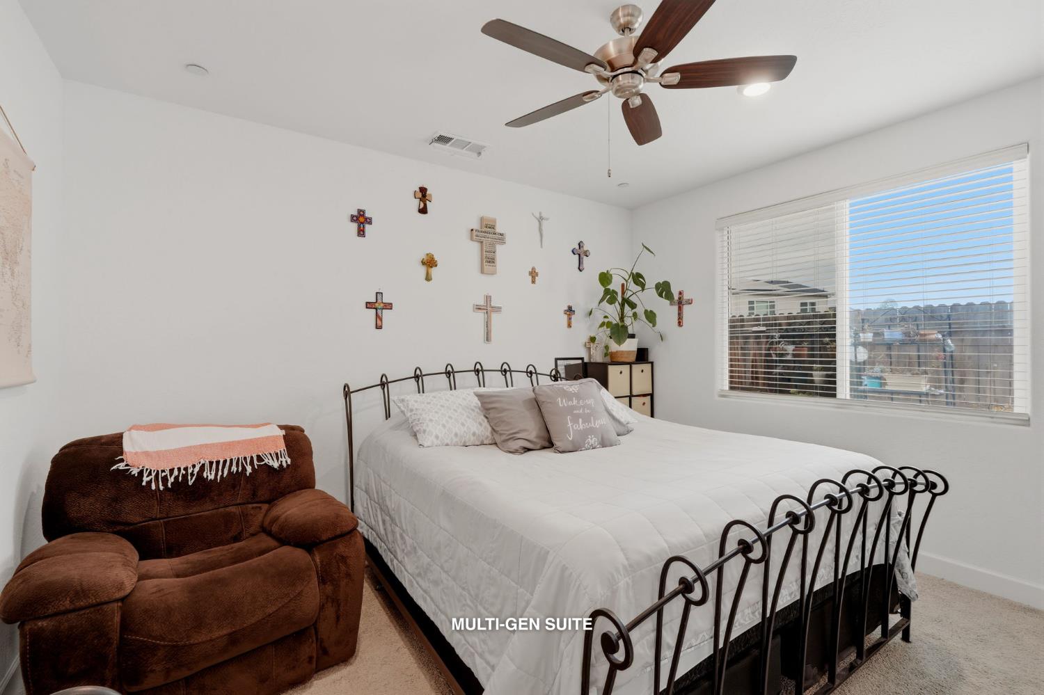 3742 N Encina, Visalia, CA 93291