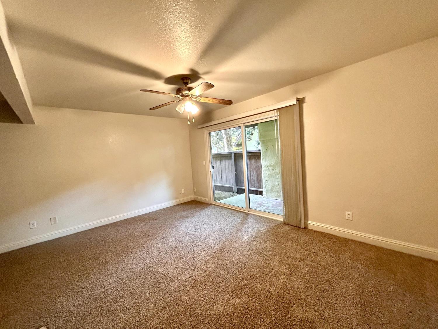 2881 Huntington Blvd #128, Fresno, CA 93721