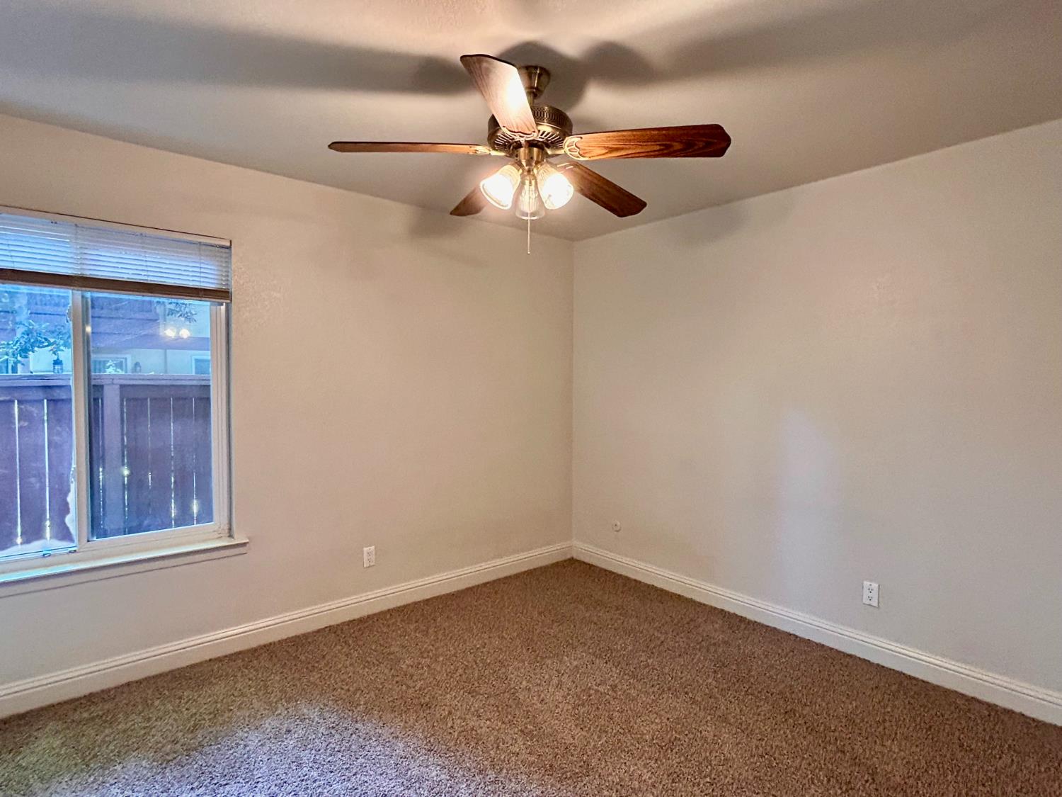 2881 Huntington Blvd #128, Fresno, CA 93721