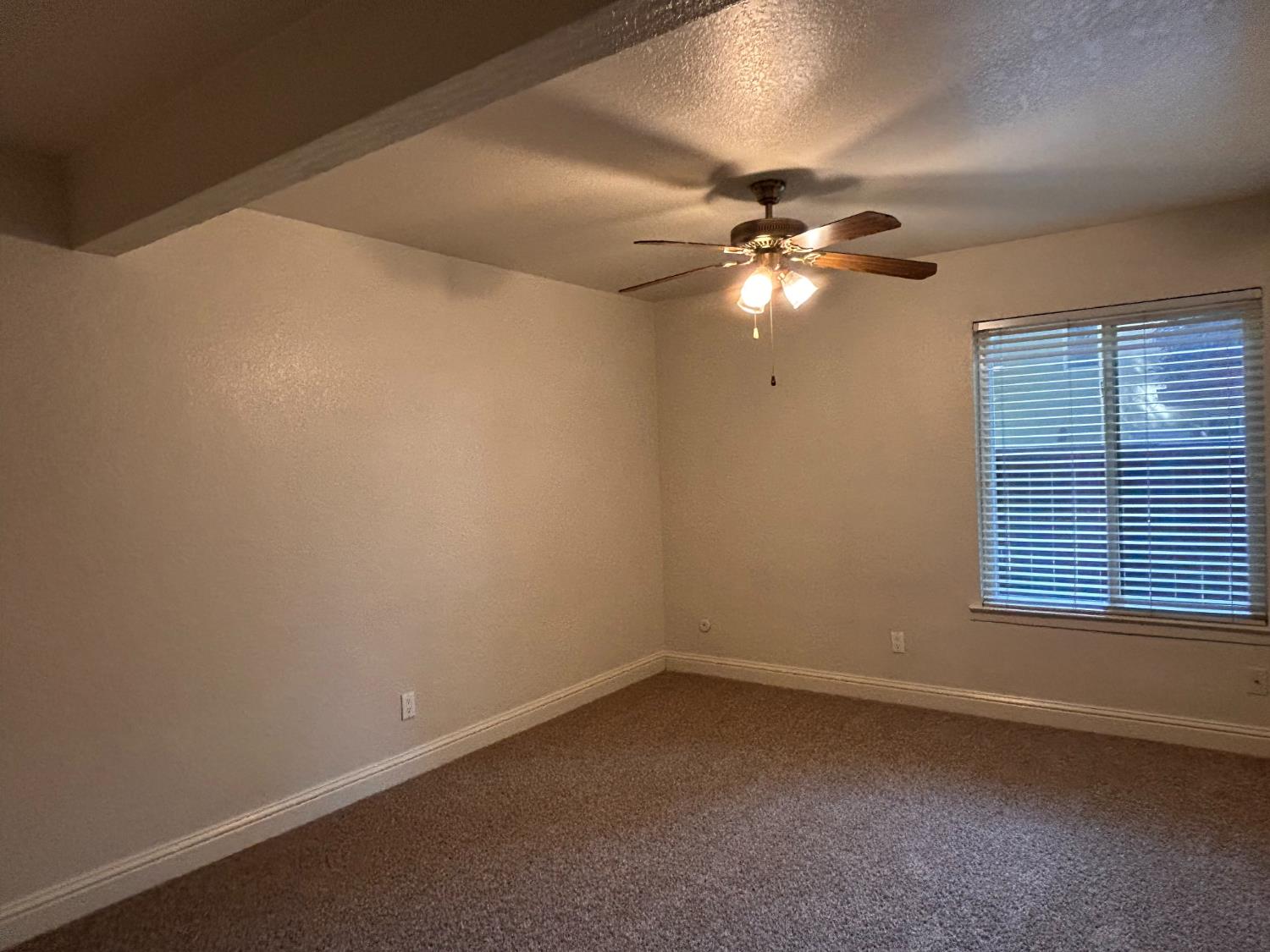 2881 Huntington Blvd #128, Fresno, CA 93721