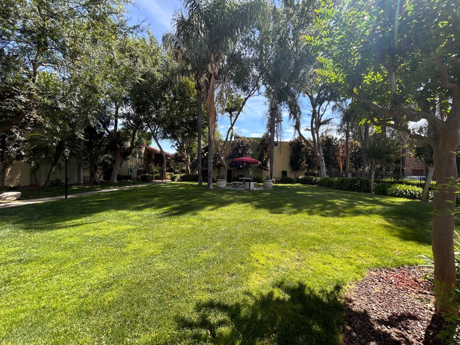 2881 Huntington Blvd #128, Fresno, CA 93721